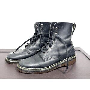 Dr. Martens US Womens 6 Classic Eight-Eye Lace-Up Boot Outdoor Rugged